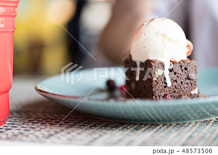 ブラウニー アイスクリーム アイス 48573506
