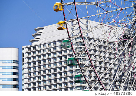 都市風景　横浜　観覧車 48573886
