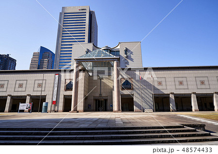 都市風景　横浜　みなとみらい　グランモール公園の景観 48574433