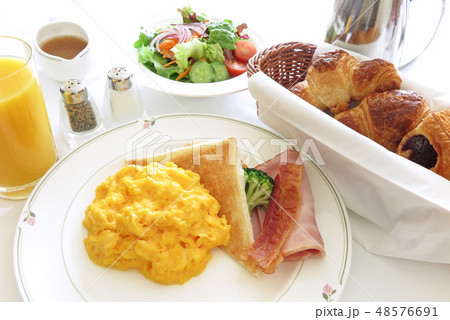 朝食 48576691