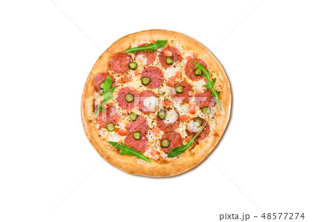 Traditional Italian pizza pepperoni  48577274