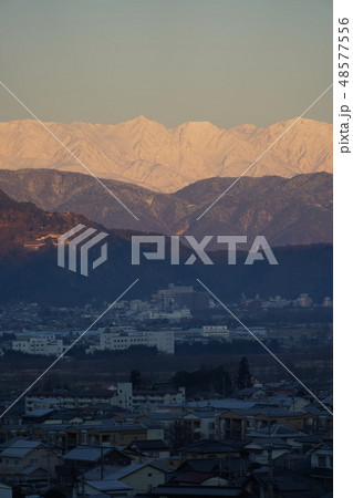 白馬（朝焼けの白馬連峰） 48577556