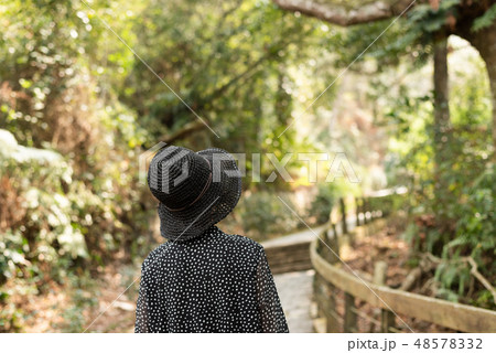 Asian woman traveling Asian woman traveling 48578332