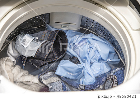 全自動洗濯機 洗い の写真素材