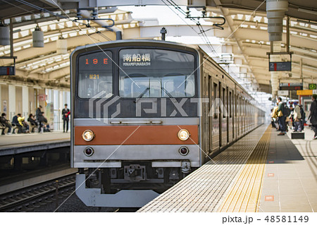 【武蔵野線　205系　越谷レイクタウン駅】 48581149