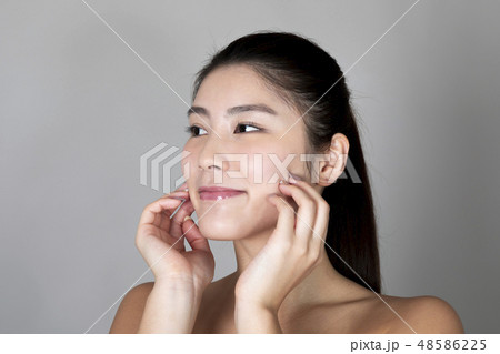 女性のポートレート 女性のポートレート 48586225