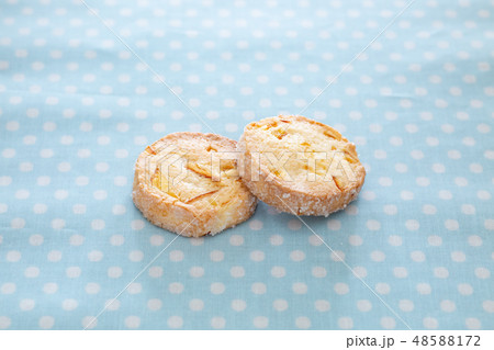 おうちでお菓子作り　オレンジクッキー 48588172
