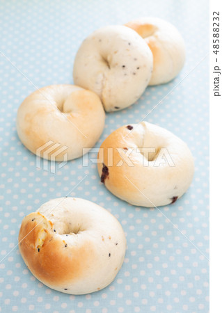 おうちでパン作り　ベーグル 48588232