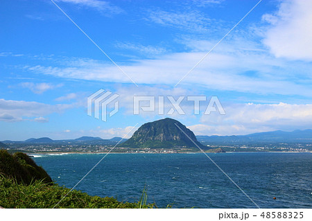 済州島 海 崖 48588325