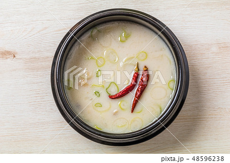 ソルロンタン 韓国のスープ Korean white soup Seolleongtang ソルロンタン 韓国のスープ Korean white soup Seolleongtang 48596238