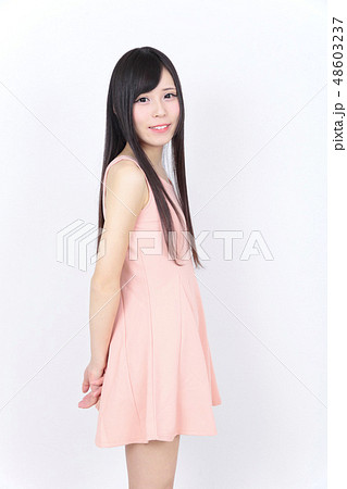 若い女性 ポートレート 若い女性 ポートレート 48603237