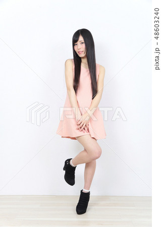 若い女性 ポートレート 若い女性 ポートレート 48603240