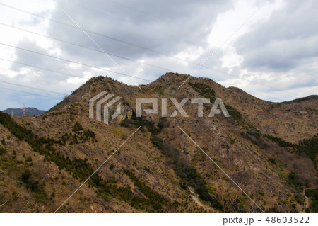 ふるさと兵庫50山 高御位山縦走 岩場展望台から鷹ノ巣山方面を望む ふるさと兵庫50山 高御位山縦走 岩場展望台から鷹ノ巣山方面を望む 48603522