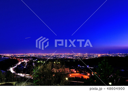 宝塚の高台、阪急山手台、北公園から見た大阪平野と大阪国際空港の夜景 48604900