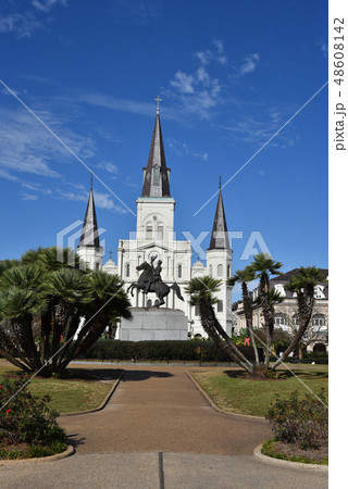 Panorama of Jackson Square on a sunny day 48608142