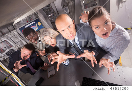 Businesspeople frightening 48612296