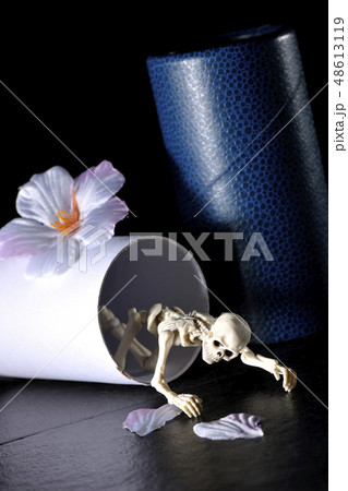 誰か助けてぇ～。 48613119