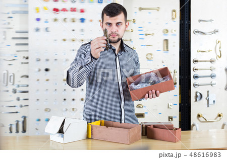 Glad seller checking boxes with door handles Glad seller checking boxes with door handles 48616983