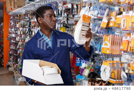 Foreman shopping in building hypermarket Foreman shopping in building hypermarket 48617790