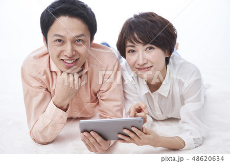 夫婦 新婚 家族 夫婦 新婚 家族 48620634