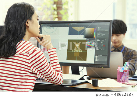 ビジネス　クリエイティブ　ビジネスウーマン 48622237