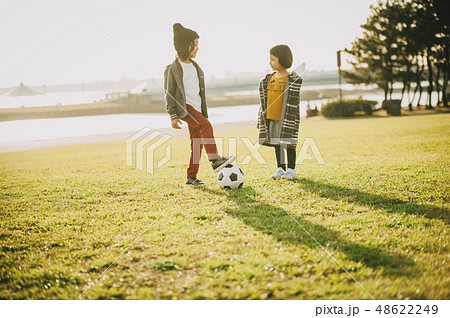 子供 公園 遊ぶ 子供 公園 遊ぶ 48622249