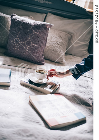 女性　ライフスタイル　ティータイム 48622533