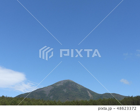 八ヶ岳連峰の蓼科山 ( 2018年9月秋 長野県北佐久郡立科町 ) 八ヶ岳連峰の蓼科山 ( 2018年9月秋 長野県北佐久郡立科町 ) 48623372