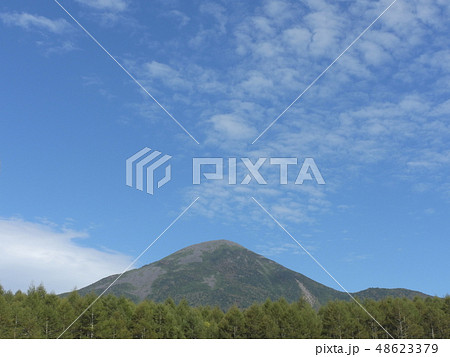 八ヶ岳連峰の蓼科山 ( 2018年9月秋 長野県北佐久郡立科町 ) 八ヶ岳連峰の蓼科山 ( 2018年9月秋 長野県北佐久郡立科町 ) 48623379