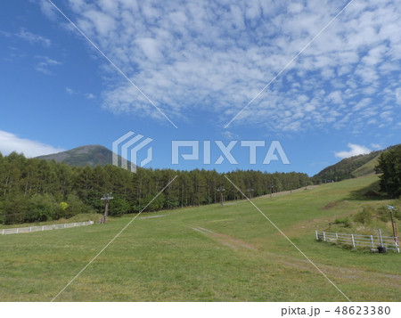 しらかば2in1スキー場と蓼科山 ( 2018年9月秋 長野県北佐久郡立科町 ) しらかば2in1スキー場と蓼科山 ( 2018年9月秋 長野県北佐久郡立科町 ) 48623380