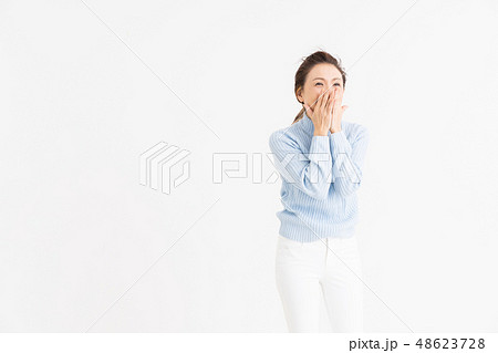 笑顔のシニア女性 48623728