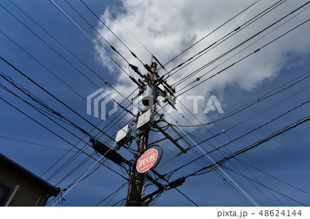 電柱と空 48624144