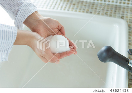 手洗い 手洗い 48624438