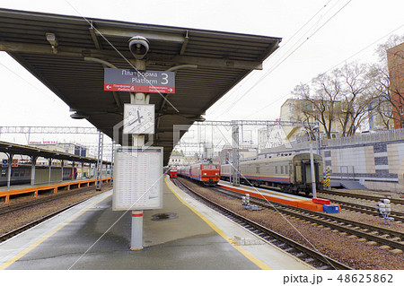 ウラジオストク駅のプラットホーム 48625862