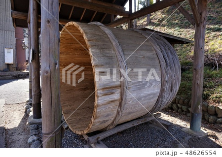醬油用仕込み樽　釜の淵公園 48626554