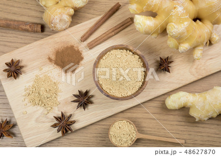 生姜粉末と生姜とシナモンと八角 スパイスイメージ 生姜粉末と生姜とシナモンと八角 スパイスイメージ 48627870
