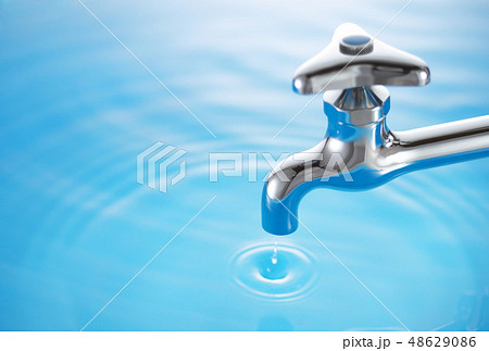 水道-蛇口の水滴 48629086
