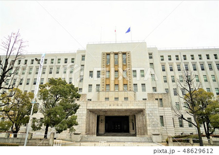 大阪　大阪城大手門前の大阪府庁本庁舎 48629612