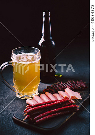 beer and snacks. bar table. restaurant, pub food 48634378