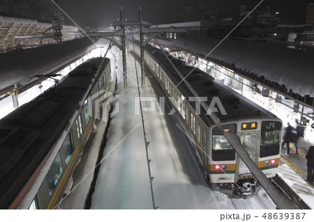 冬の上越線高崎口の211系 冬の上越線高崎口の211系 48639387