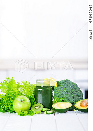 Detox smoothie cocktail with green vegetables 48649094