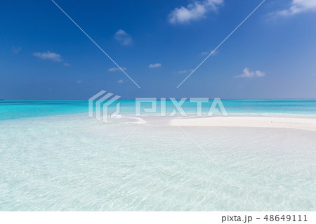 Maldivian sandbank in Indian ocean Maldivian sandbank in Indian ocean 48649111