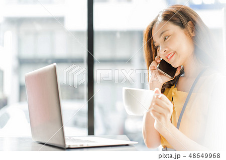 女性 ビジネスウーマン 女性 ビジネスウーマン 48649968
