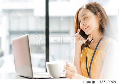 女性 ビジネスウーマン 女性 ビジネスウーマン 48649969