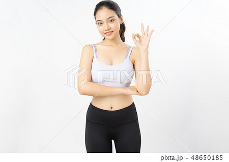 女性　スポーツウェア 48650185