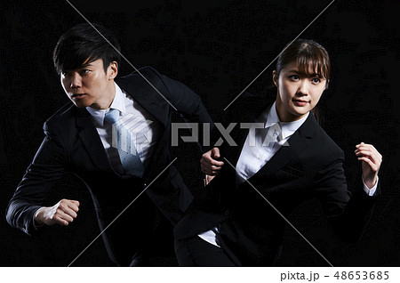 ビジネス　男女　黒バック 48653685