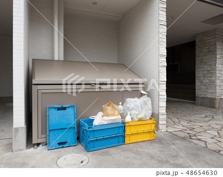 集合住宅のゴミ捨て場 集合住宅のゴミ捨て場 48654630