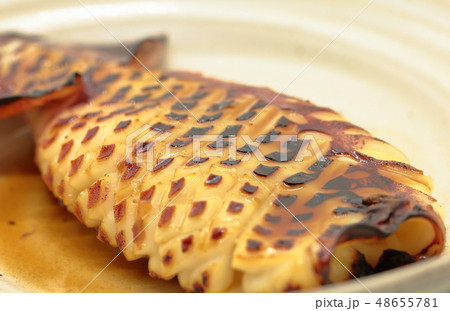 家庭的で素朴な自宅調理の「スルメイカの姿焼き」 家庭的で素朴な自宅調理の「スルメイカの姿焼き」 48655781