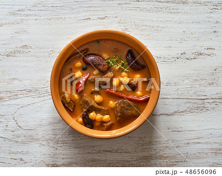 Harissa Lamb with chickpeas and apricots. Top view 48656096