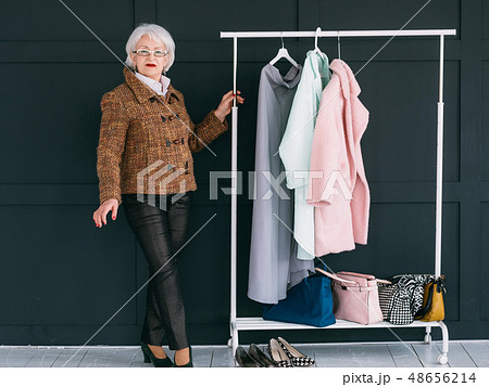 senior fashion stylist trendy wardrobe consultant senior fashion stylist trendy wardrobe consultant 48656214